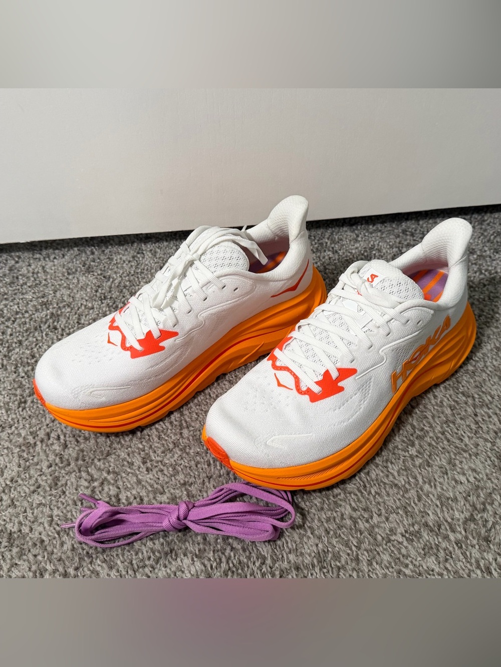 Hoka One One White & Orange Women's Clifton 10 Athletic Running Shoes, Size 9B - Picture 2 of 11